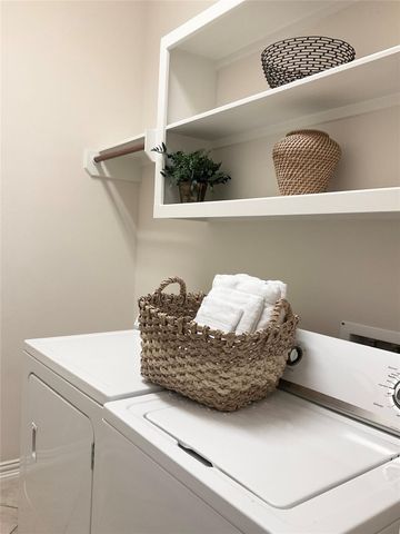 6 Dragon Hill Place, The Woodlands, TX 77381