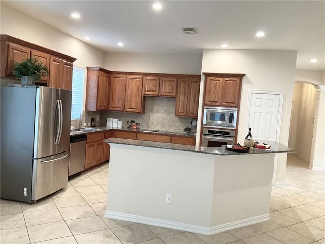 6 Dragon Hill Place, The Woodlands, TX 77381