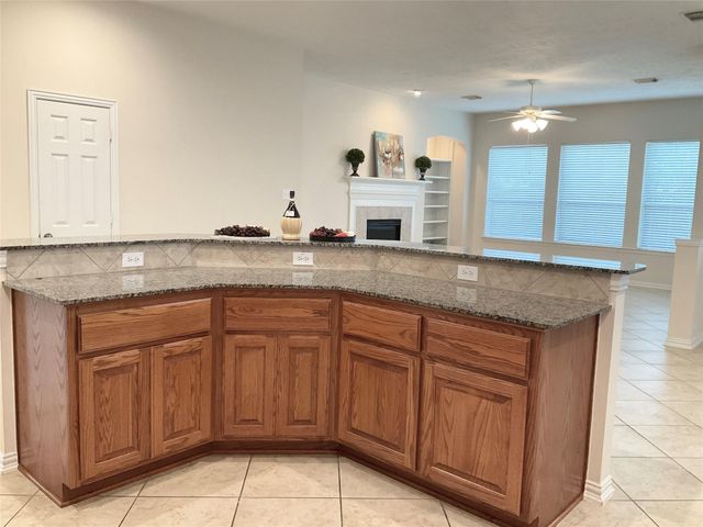 6 Dragon Hill Place, The Woodlands, TX 77381