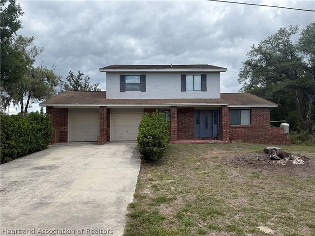 2098 N Larramore Road, Avon Park, FL 33825