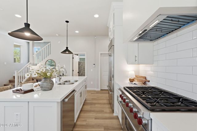 118 W HOLCOMB Lane, Phoenix, AZ 85003