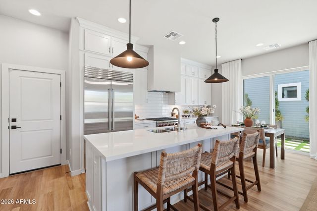 118 W HOLCOMB Lane, Phoenix, AZ 85003