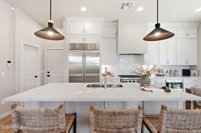 118 W HOLCOMB Lane, Phoenix, AZ 85003