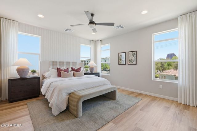 118 W HOLCOMB Lane, Phoenix, AZ 85003