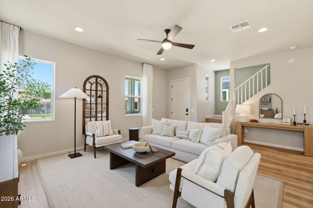 118 W HOLCOMB Lane, Phoenix, AZ 85003