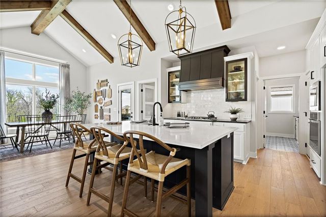 1095 Creekside Ranch Court, Raymore, MO 64084