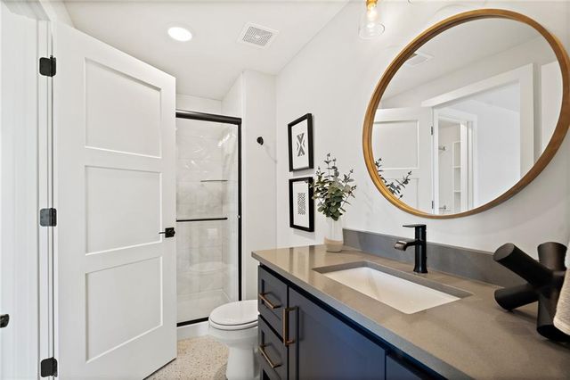 1095 Creekside Ranch Court, Raymore, MO 64084