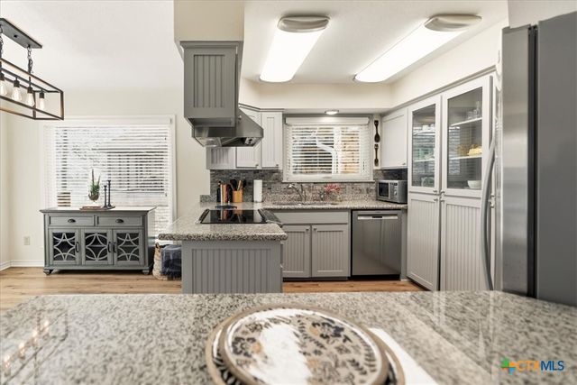 2400 Flite Acres RD, Wimberley, TX 78676