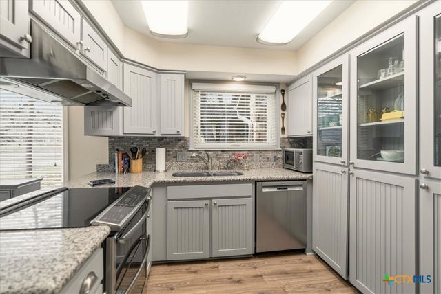 2400 Flite Acres RD, Wimberley, TX 78676