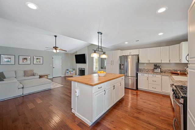 103 Rebecca Way, Folsom, CA 95630