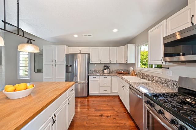 103 Rebecca Way, Folsom, CA 95630