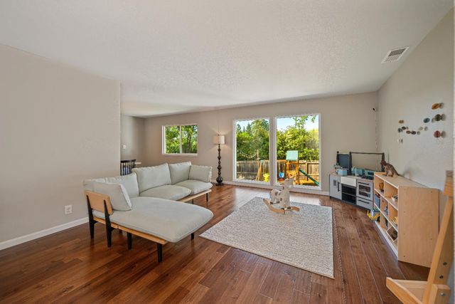 103 Rebecca Way, Folsom, CA 95630