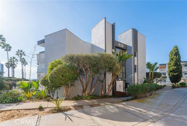 620 The Village 210, Redondo Beach, CA 90277