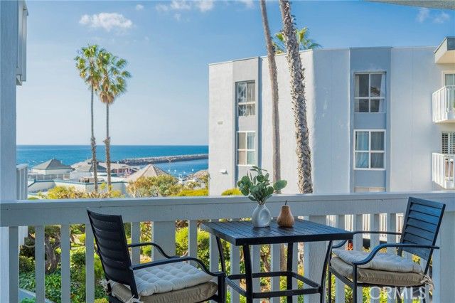 620 The Village 210, Redondo Beach, CA 90277