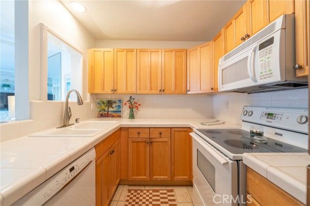 620 The Village 210, Redondo Beach, CA 90277