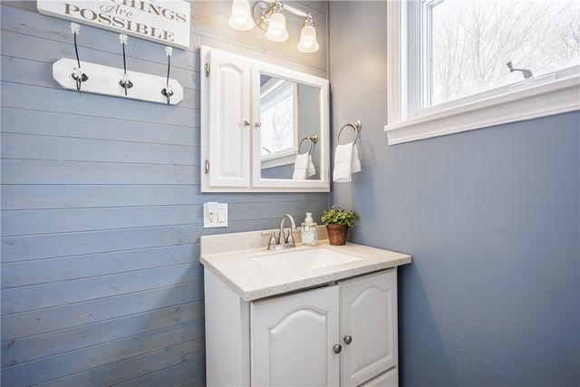 128 Lake Breeze Park, Irondequoit, NY 14622