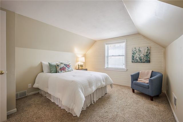 128 Lake Breeze Park, Irondequoit, NY 14622