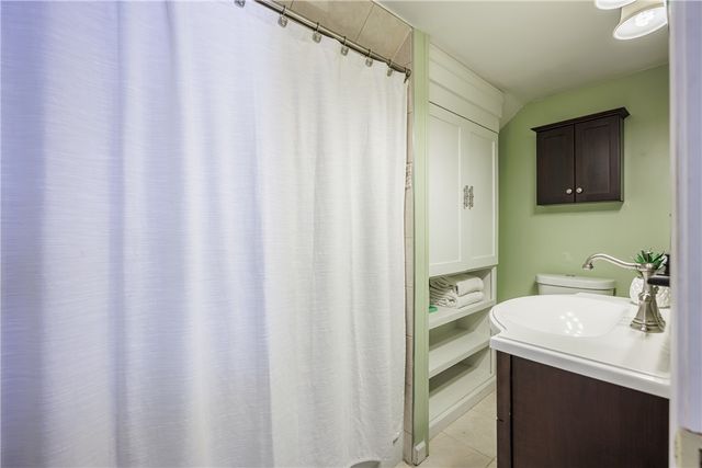 128 Lake Breeze Park, Irondequoit, NY 14622