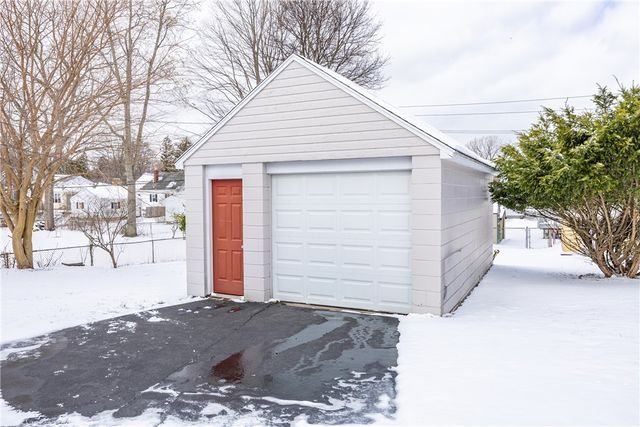 128 Lake Breeze Park, Irondequoit, NY 14622