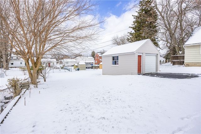 128 Lake Breeze Park, Irondequoit, NY 14622