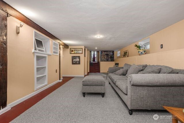 535 S Henderson Street, Seattle, WA 98108
