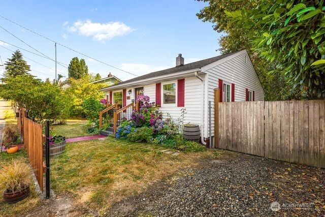 535 S Henderson Street, Seattle, WA 98108