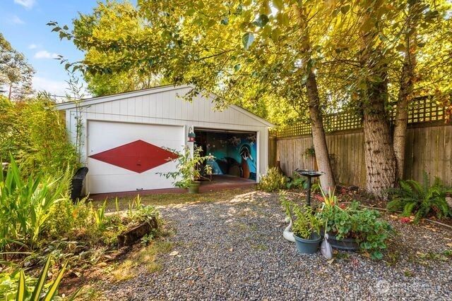 535 S Henderson Street, Seattle, WA 98108