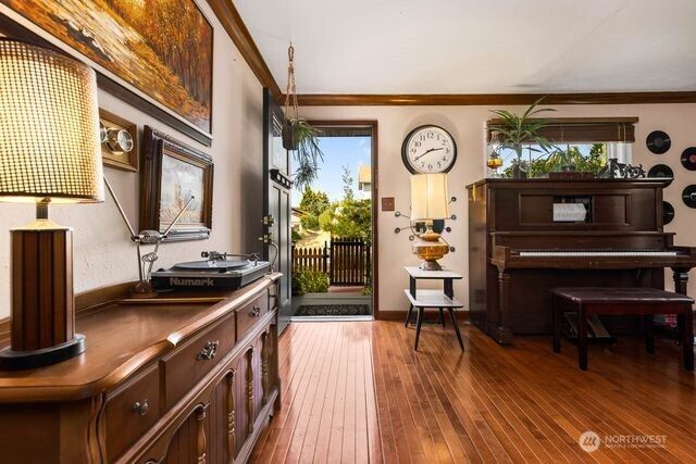 535 S Henderson Street, Seattle, WA 98108