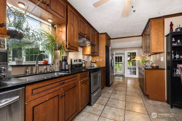 535 S Henderson Street, Seattle, WA 98108