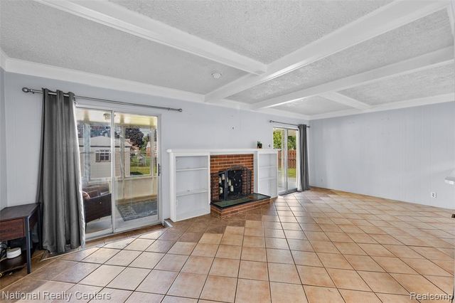 39050 Lyndon Street, Livonia, MI 48154