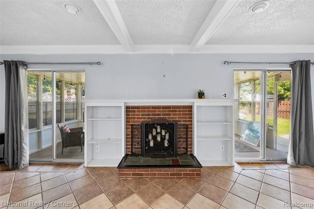 39050 Lyndon Street, Livonia, MI 48154