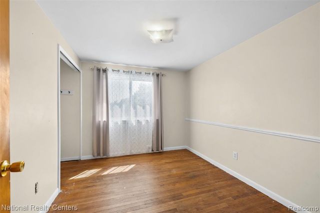 39050 Lyndon Street, Livonia, MI 48154