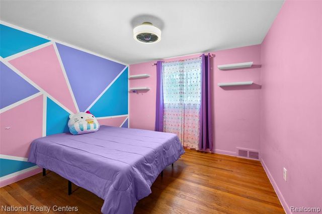 39050 Lyndon Street, Livonia, MI 48154