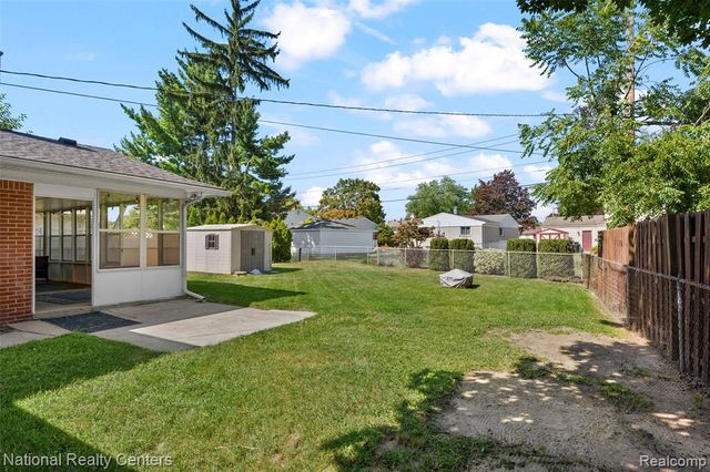 39050 Lyndon Street, Livonia, MI 48154