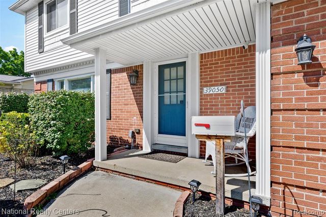 39050 Lyndon Street, Livonia, MI 48154