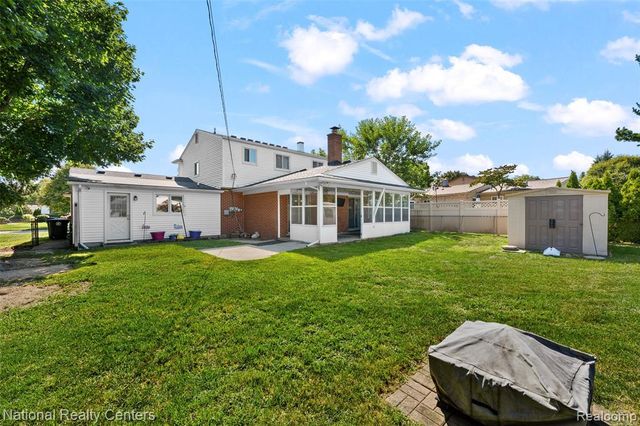 39050 Lyndon Street, Livonia, MI 48154