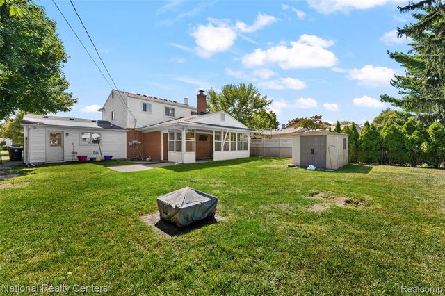 39050 Lyndon Street, Livonia, MI 48154