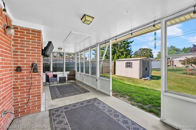 39050 Lyndon Street, Livonia, MI 48154