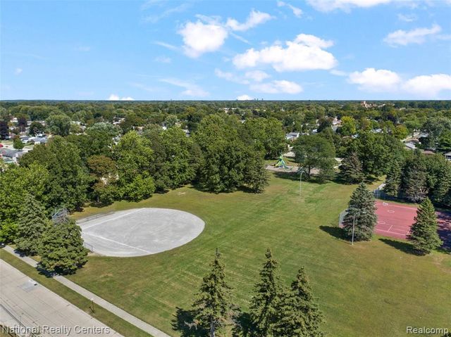 39050 Lyndon Street, Livonia, MI 48154