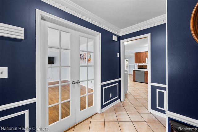 39050 Lyndon Street, Livonia, MI 48154