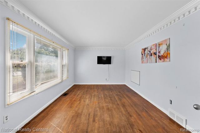 39050 Lyndon Street, Livonia, MI 48154