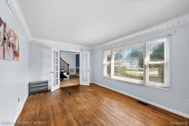 39050 Lyndon Street, Livonia, MI 48154