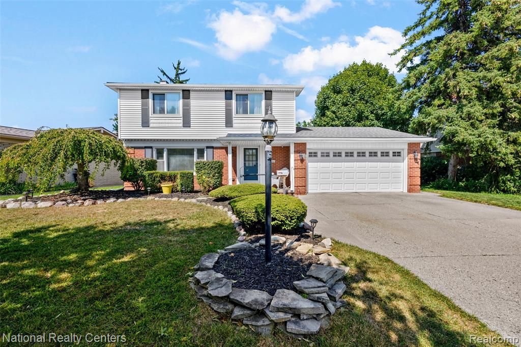 39050 Lyndon Street, Livonia, MI 48154