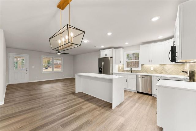 290 Silver Fox Drive, Dawsonville, GA 30534