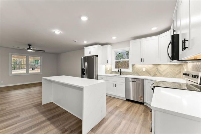 290 Silver Fox Drive, Dawsonville, GA 30534