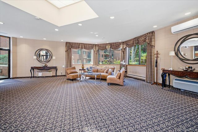 99 S Park Avenue 212, Rockville Centre, NY 11570
