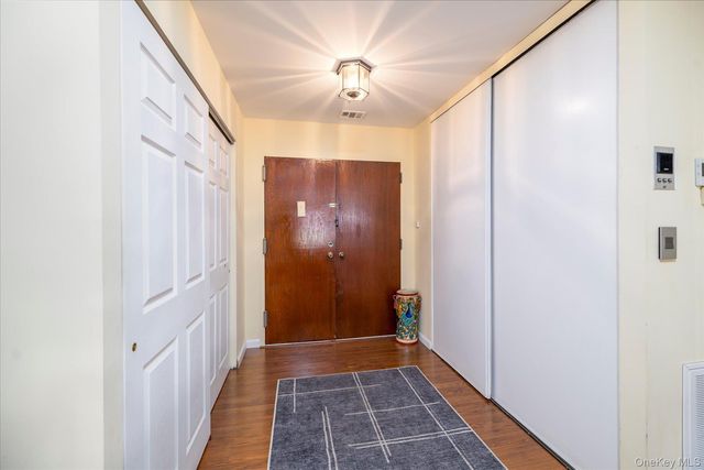 99 S Park Avenue 212, Rockville Centre, NY 11570