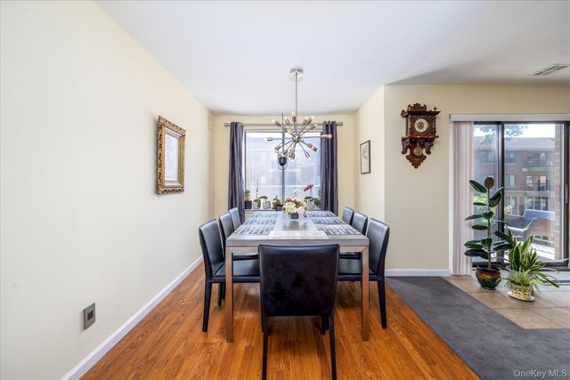 99 S Park Avenue 212, Rockville Centre, NY 11570