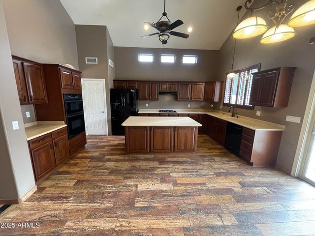 1283 E Saragosa Street, Chandler, AZ 85225