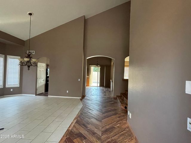 1283 E Saragosa Street, Chandler, AZ 85225